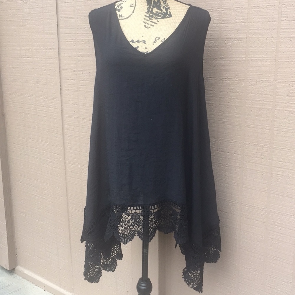Sz 18/20 Established 1946 Black Sleeveless Top